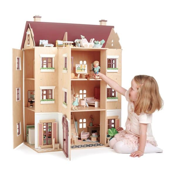 Best dollhouse to splurge on: Tender Leaf Toys Fantail Hall